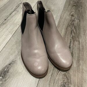 Clarks Taylor Shine Mushroom Leather Chelsea Ankle Boots